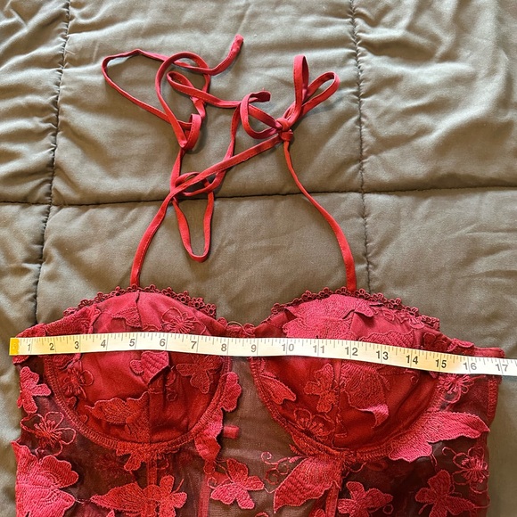 SHEIN | L | Burgundy Lace-up Mermaid Dress with Butterfly Appliqué - Picture 5 of 9